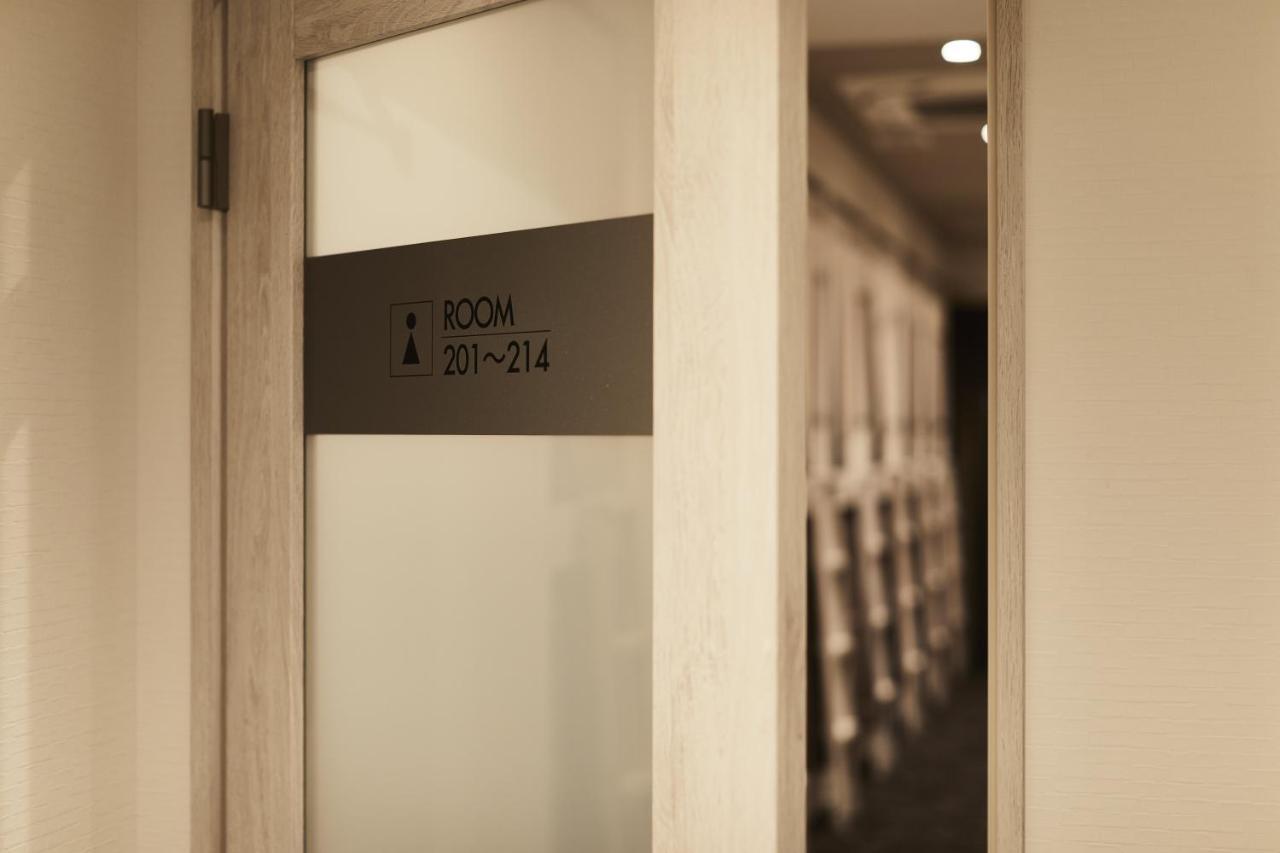 Hotel The Rock Осака Экстерьер фото
